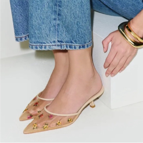 Reformation Shoes - NWT Reformation Wilda Pointed Toe Kitten Mule Size 6.5